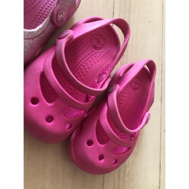 crocs(クロックス)のクロックス キッズサンダル キッズ/ベビー/マタニティのベビー靴/シューズ(~14cm)(サンダル)の商品写真