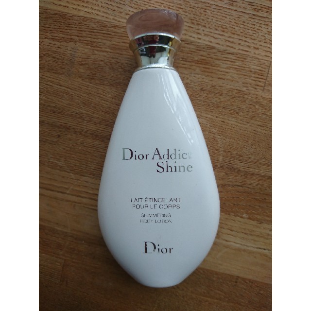 Christian Dior(クリスチャンディオール)のDior addict shine ボディローション 200ml コスメ/美容のボディケア(ボディローション/ミルク)の商品写真