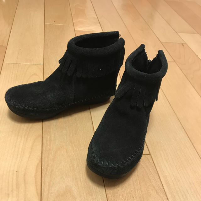 Minnetonka(ミネトンカ)のミネトンカ kids フリンジブーツ  キッズ/ベビー/マタニティのキッズ靴/シューズ(15cm~)(その他)の商品写真