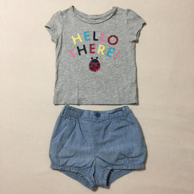 babyGAP(ベビーギャップ)のbaby GAP Tシャツ ショートパンツ セット 95 キッズ/ベビー/マタニティのキッズ服女の子用(90cm~)(Tシャツ/カットソー)の商品写真