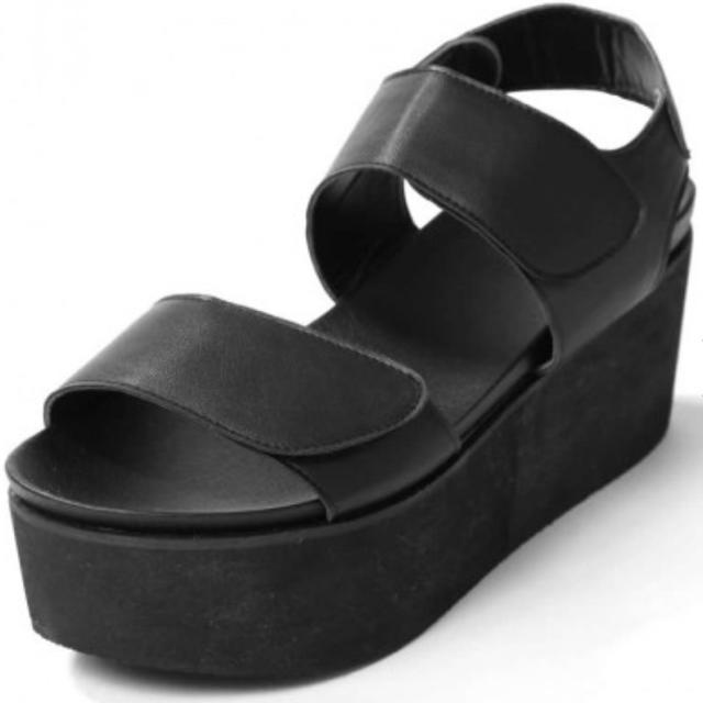 GRL(グレイル)の【新品】ダブルベルト厚底サンダル ブラック レディースの靴/シューズ(サンダル)の商品写真