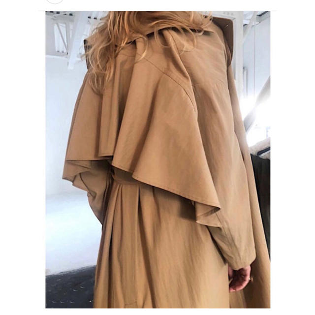 CLANE  [BACK FRILL TRENCH COAT]