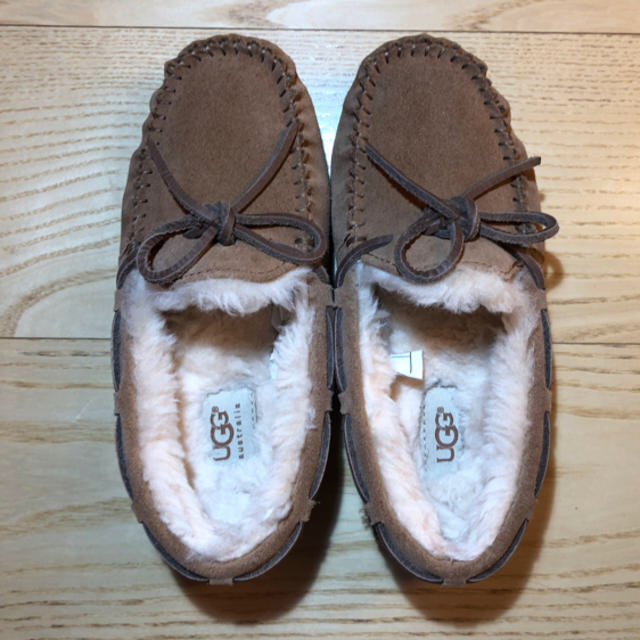 UGG(アグ)のUGG モカシン 21センチ いちご様へ レディースの靴/シューズ(スリッポン/モカシン)の商品写真