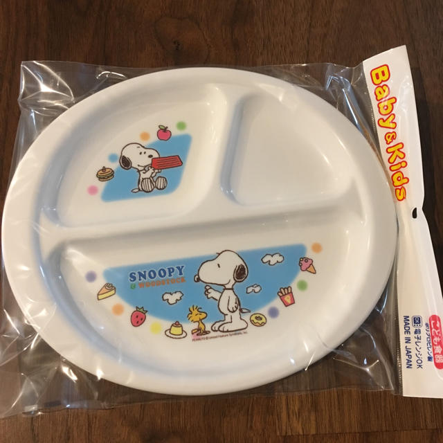 Snoopy 新品 スヌーピーキッズ用ランチプレートとスプーンフォークセット こども食器皿の通販 By リュー スヌーピーならラクマ