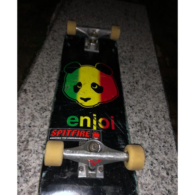 enjoi(エンジョイ)のスケボー コンプリート  スポーツ/アウトドアのスポーツ/アウトドア その他(スケートボード)の商品写真