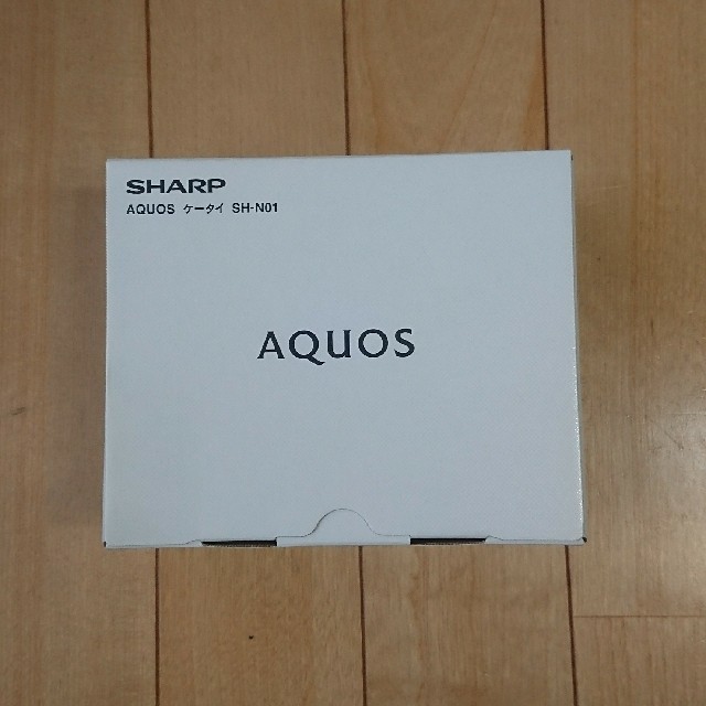ホワイト価格SHARP  AQUOS  SH-N01  SIMフリー  新品未開封