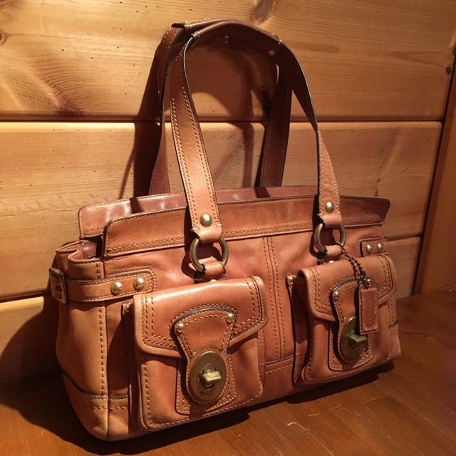 COACH  バーニッシュドレザー ハンドバッグレディース