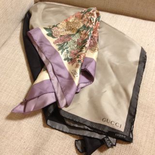 グッチ(Gucci)のRieさま♡GUCCI＋リバティスカーフ(バンダナ/スカーフ)