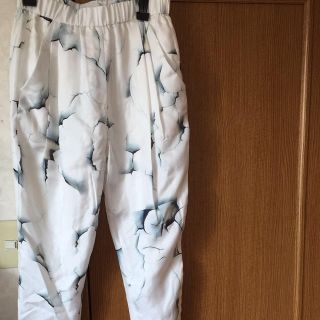 スリーワンフィリップリム(3.1 Phillip Lim)の3.1philliplimシルク柄パンツ(クロップドパンツ)