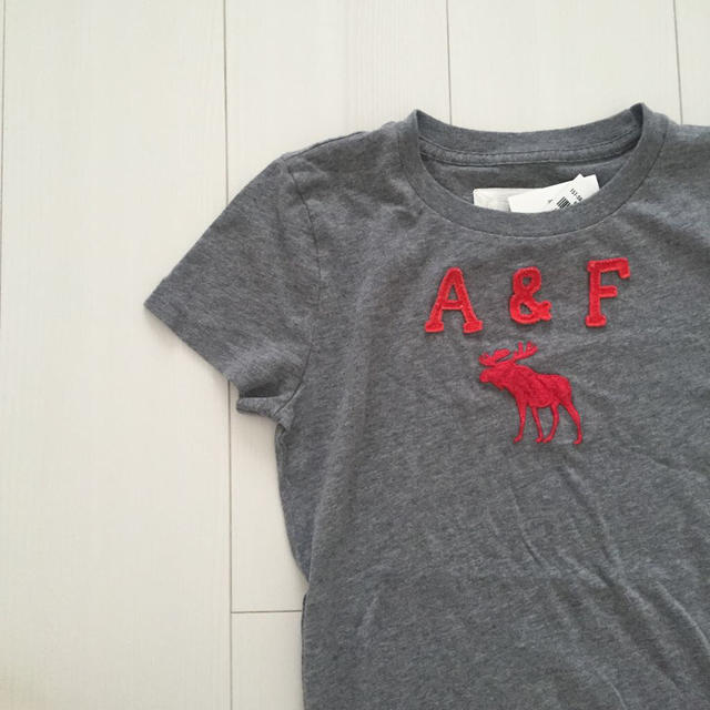 Abercrombie&Fitch(アバクロンビーアンドフィッチ)のアバクロ 新品未使用タグ付き レディースのトップス(Tシャツ(半袖/袖なし))の商品写真