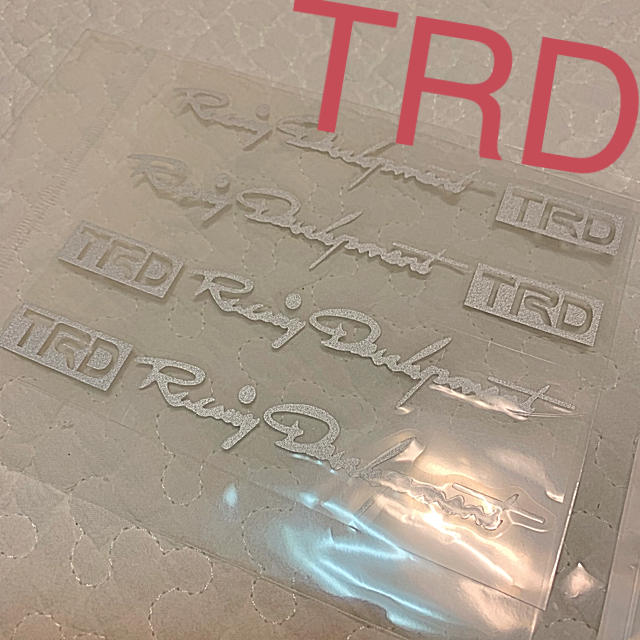 トヨタ(トヨタ)のTRD ドアハンドルステッカー シルバー 自動車/バイクの自動車(汎用パーツ)の商品写真