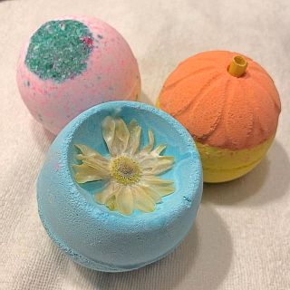 ラッシュ(LUSH)の新品 未使用品☆LUSH☆バスボム3点セット(入浴剤/バスソルト)