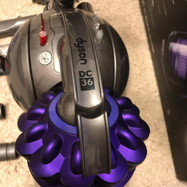 Dyson(ダイソン)のダイソン dc36 ダイソンボール 掃除機 サイクロン掃除機 スマホ/家電/カメラの生活家電(掃除機)の商品写真