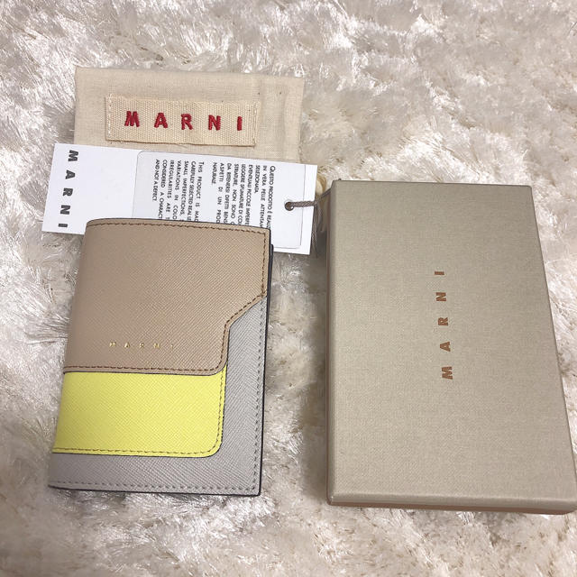 マルニ MARNI サフィアーノ 二つ折り ミニ 財布