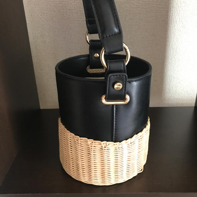 ZARA(ザラ)の【美品】ZARA カゴバック ハンドバック レディースのバッグ(かごバッグ/ストローバッグ)の商品写真