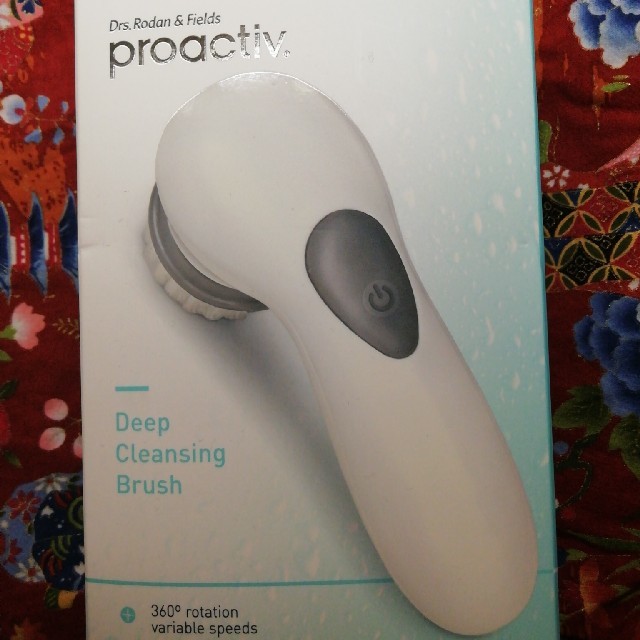 proactiv(プロアクティブ)のディープ クレジングブラシ 新品 コスメ/美容のスキンケア/基礎化粧品(クレンジング/メイク落とし)の商品写真