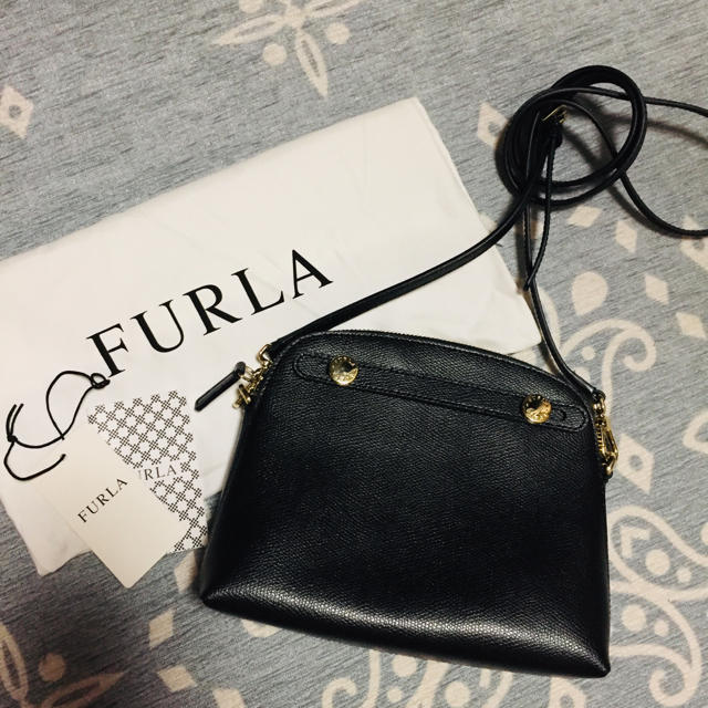 FURLA ミニパイパー  黒 美品です????