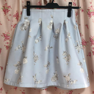 ティティアンドコー(titty&co)のtitty&co.花柄水色スカート♡即購入可♡Mサイズ(ひざ丈スカート)
