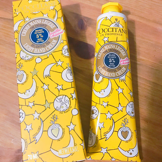 L'OCCITANE(ロクシタン)のロクシタンジョイフルスターディライトフルティーライトハンドクリーム コスメ/美容のボディケア(ハンドクリーム)の商品写真