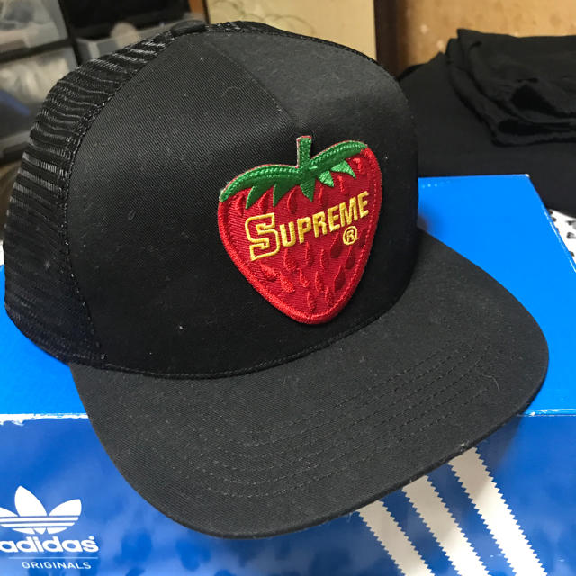 本日限定値下げ supreme strawberry mesh back