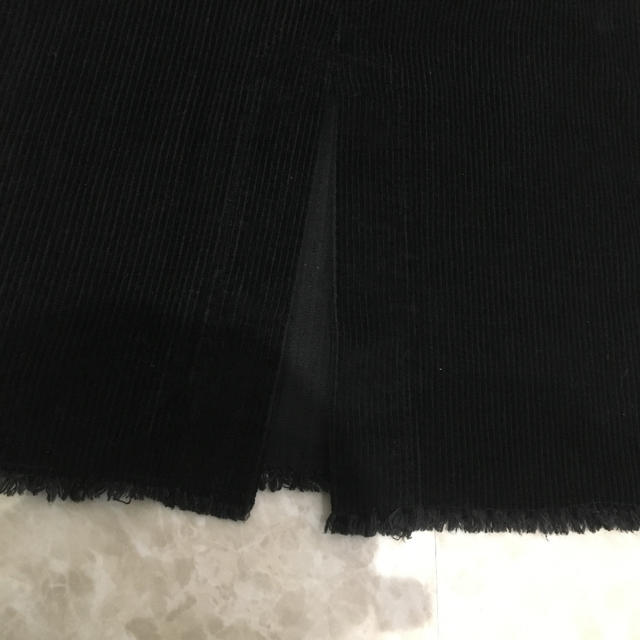 merlot(メルロー)のmerlot♡コーデュロイフロントスリットスカート レディースのスカート(ひざ丈スカート)の商品写真