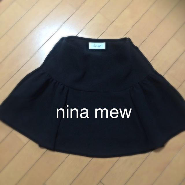 Nina mew(ニーナミュウ)のnina mew blackスカート レディースのスカート(ミニスカート)の商品写真