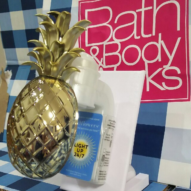 Bath & Body Works(バスアンドボディーワークス)の新作！ バスアンドボディワークス ウォールフラワー プラグ コスメ/美容のリラクゼーション(アロマポット/アロマランプ/芳香器)の商品写真
