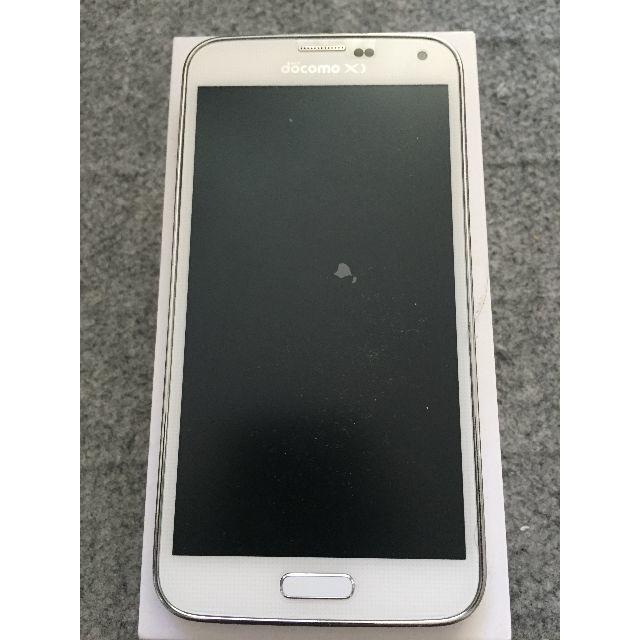 GALAXY S5 SC-04F(シマリーホワイト) スマホ/家電/カメラのスマートフォン/携帯電話(スマートフォン本体)の商品写真