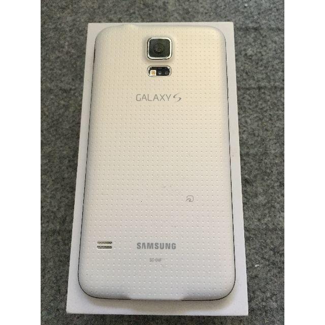 GALAXY S5 SC-04F(シマリーホワイト) スマホ/家電/カメラのスマートフォン/携帯電話(スマートフォン本体)の商品写真