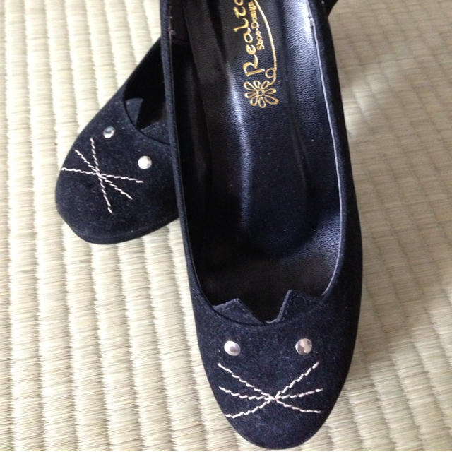 ネコの黒パンプス★値下げしました‼ レディースの靴/シューズ(ハイヒール/パンプス)の商品写真