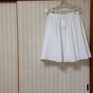 トゥモローランド(TOMORROWLAND)のMacphee 新品白スカート(ひざ丈スカート)