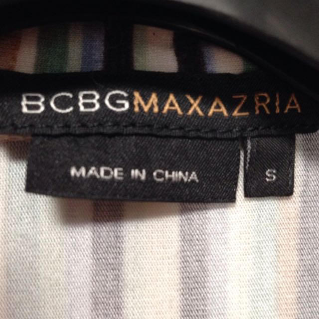 BCBGMAXAZRIA(ビーシービージーマックスアズリア)のBCBGワンピース レディースのワンピース(ひざ丈ワンピース)の商品写真