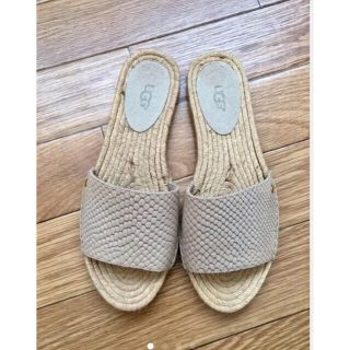 アグ(UGG)の【新品】アグ サンダル 未使用 正規品 チェリーエキゾチック(サンダル)