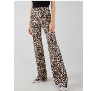 ベルシュカ(Bershka)のベルシュカ Bershka シンプル Mサイズ  レオパード ストレッチパンツ(カジュアルパンツ)