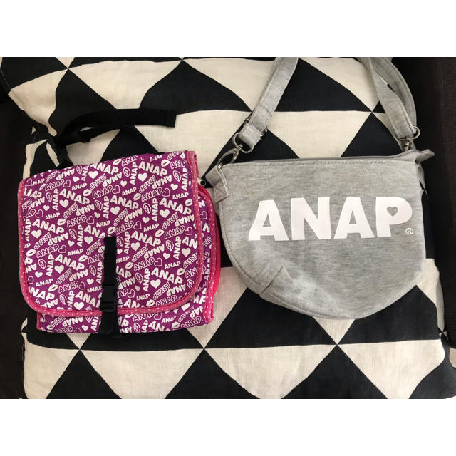 ANAP(アナップ)のANAP・オムツケース・ポシェットセット キッズ/ベビー/マタニティのおむつ/トイレ用品(ベビーおむつバッグ)の商品写真