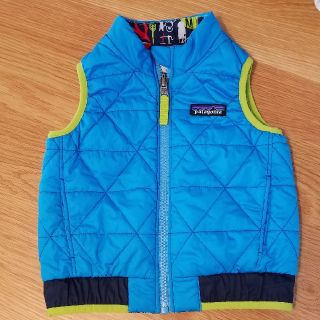 パタゴニア(patagonia)のPostman様専用　パタゴニア　リバーシブルベスト　6-12M(ジャケット/コート)