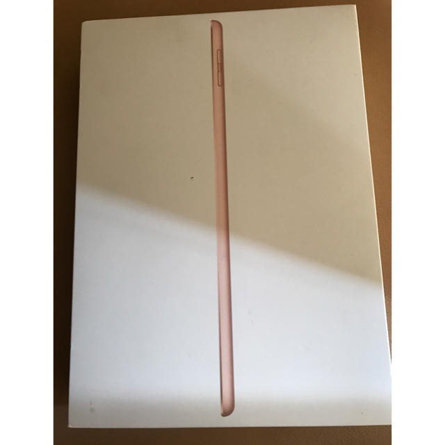 美品 ipad 2018 ゴールド 128gb wifi 9.7  6thPC/タブレット