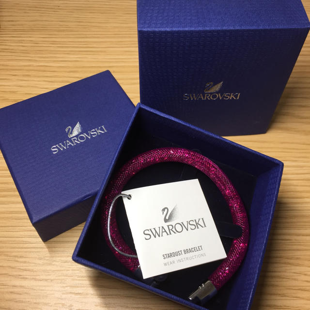 SWAROVSKI(スワロフスキー)のSWAROVSKI ブレスレット ピンク 新品未使用 スワロフスキー レディースのアクセサリー(ブレスレット/バングル)の商品写真