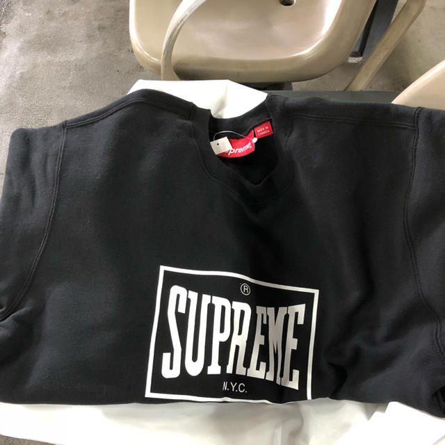 supreme  warm up crewneck