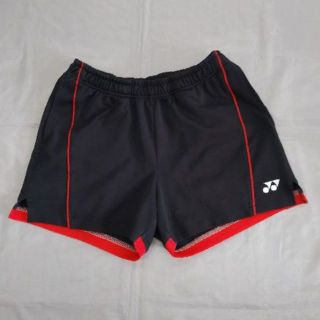 ヨネックス(YONEX)の美品　ヨネックス　テニスショートパンツ　レディースＬ(ウェア)