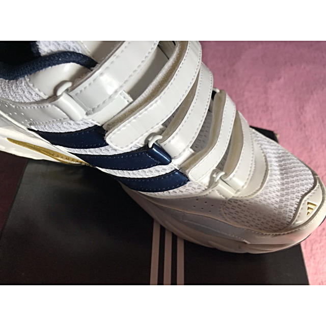 adidas(アディダス)のadidas シューズ メンズの靴/シューズ(スニーカー)の商品写真
