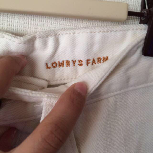 LOWRYS FARM(ローリーズファーム)のローリーズ 白デニムショーパン レディースのパンツ(ショートパンツ)の商品写真