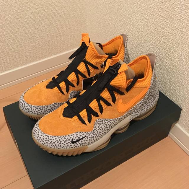 NIKE(ナイキ)のNIKE LEBRON 16 LOW ATMOS SAFARI レブロンアトモス メンズの靴/シューズ(スニーカー)の商品写真