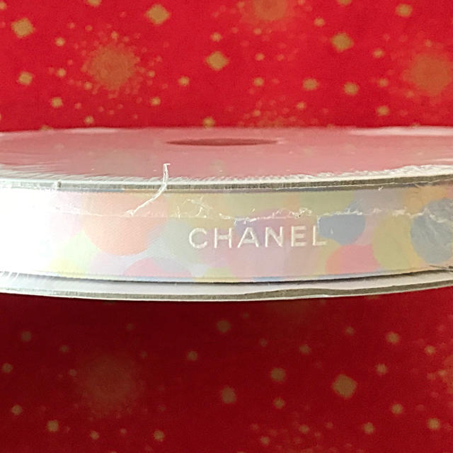 CHANEL(シャネル)のシャネル リボン 1ロール50m 正規品 ラッピング レインボー インテリア/住まい/日用品のオフィス用品(ラッピング/包装)の商品写真