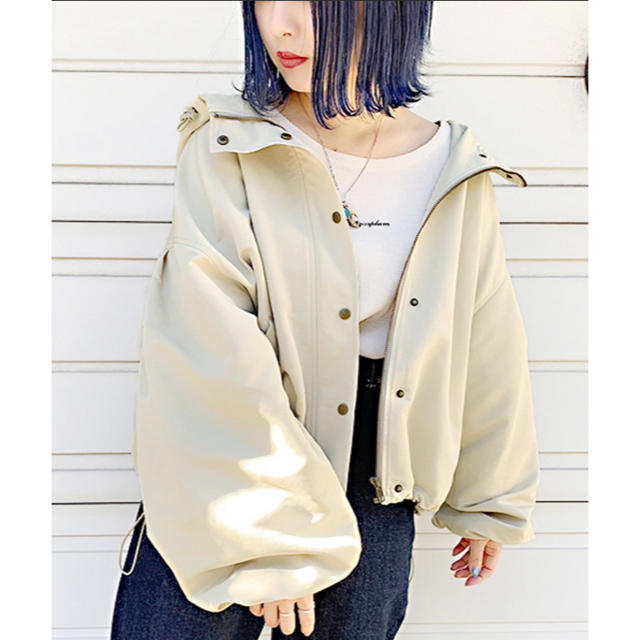 【新品タグ付き】アプレジュール★マウンテンパーカー(ライトベージュ)