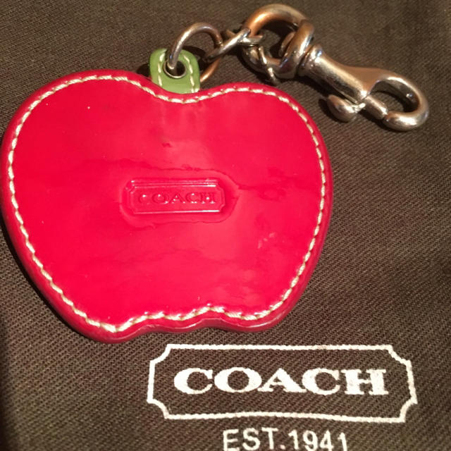 COACH - COACH りんご バッグチャームの通販 by しゃいに's shop｜コーチならラクマ
