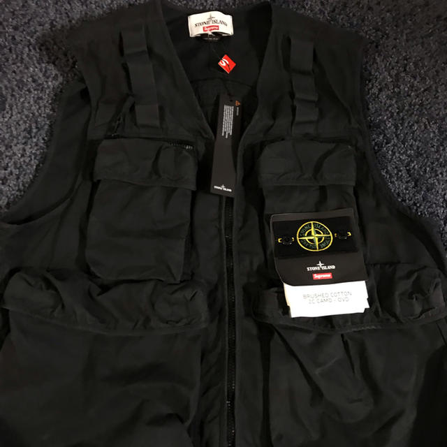 Supreme(シュプリーム)のSupreme Stone Island Camo Cargo Vest 黒 M メンズのトップス(ベスト)の商品写真