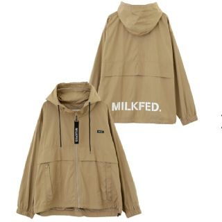 ミルクフェド(MILKFED.)の☆はちゃん様専用☆　ミルクフェド　バックロゴフーディッドジャケット　ベージュ(ナイロンジャケット)