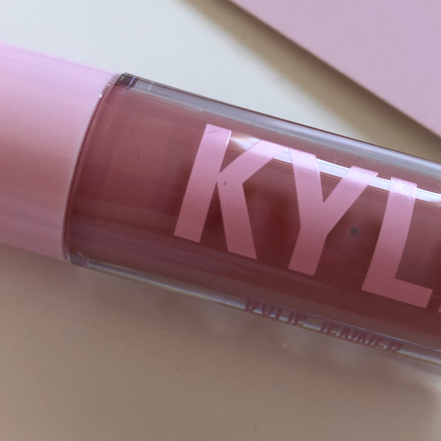 Kylie Cosmetics(カイリーコスメティックス)のKyliecosmetics high gloss DIVA コスメ/美容のベースメイク/化粧品(リップグロス)の商品写真