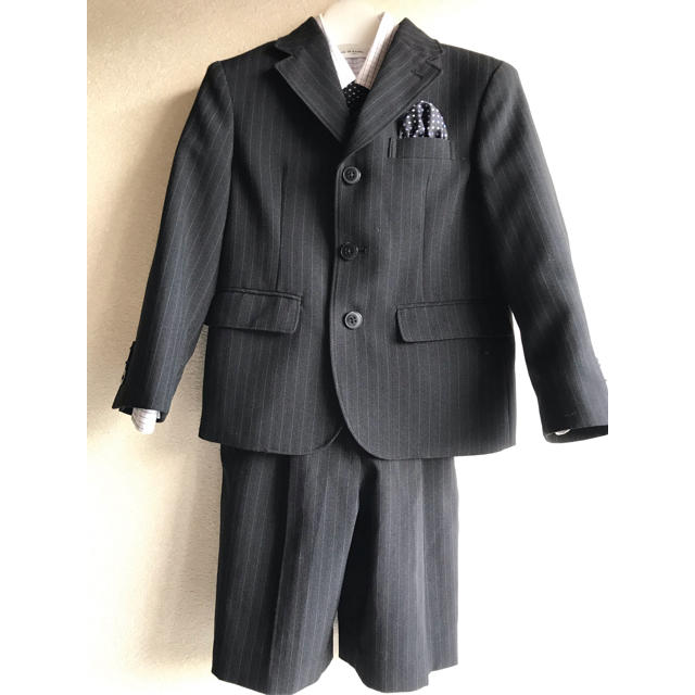 男の子スーツ キッズ/ベビー/マタニティのキッズ服男の子用(90cm~)(ドレス/フォーマル)の商品写真